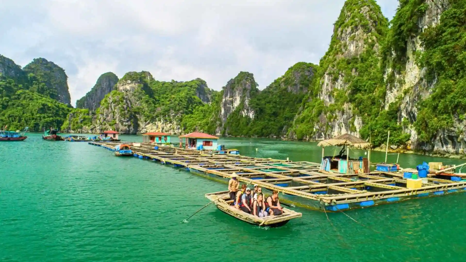 cuz-van-floating-village